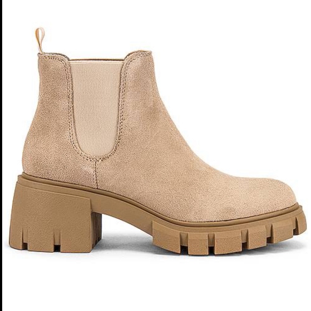 Howler Boot in Sand Suede - Steve Madden. Size 9.5